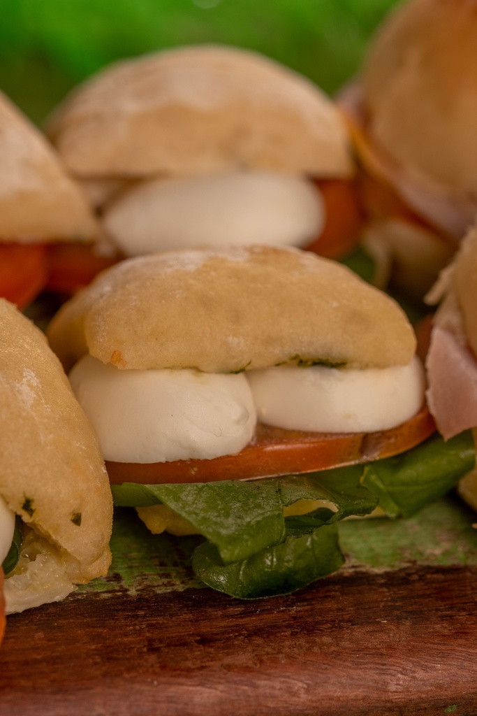 MINI SANDUÍCHE CAPRESE