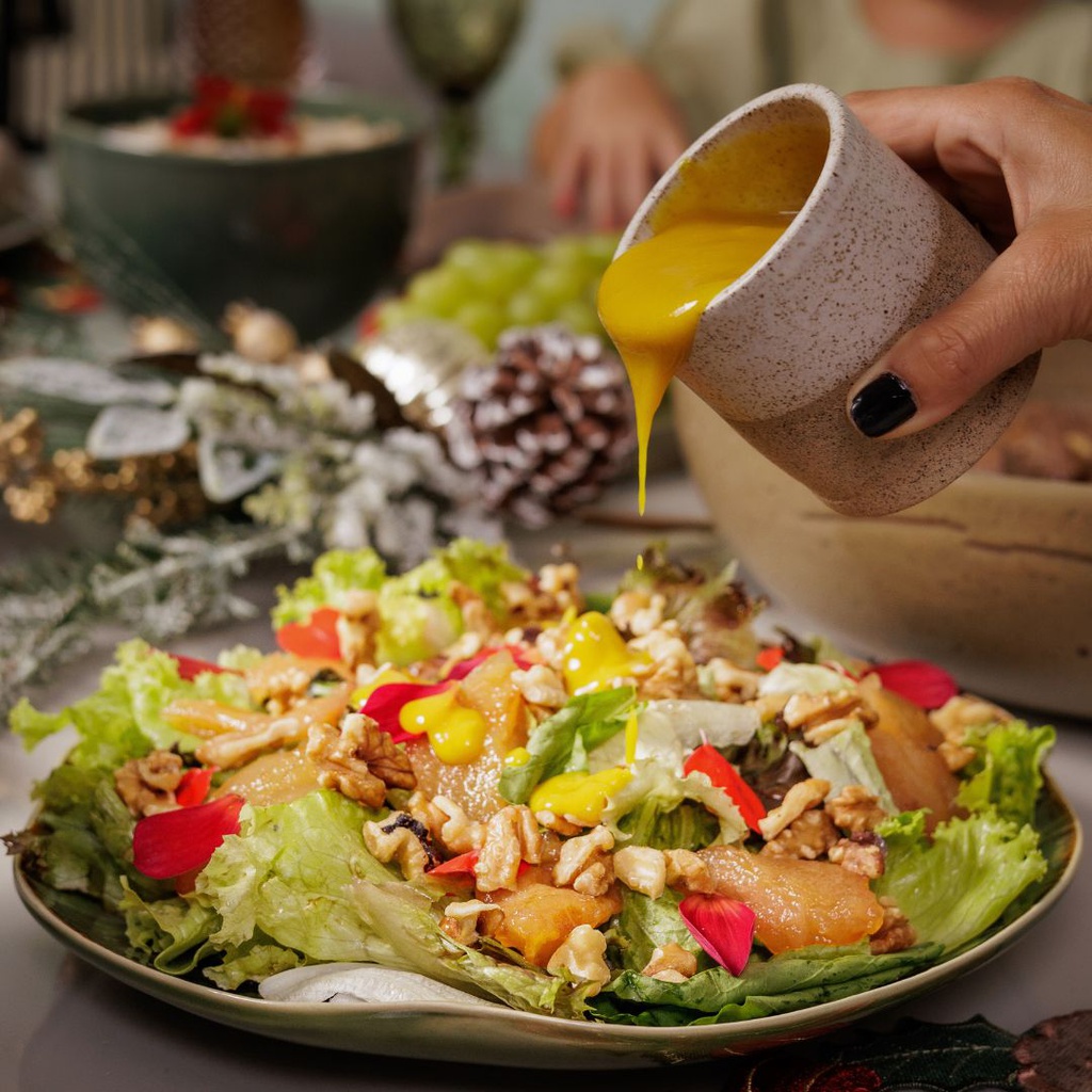 SALADA DE PÊRA COM GORGONZOLA E NOZES