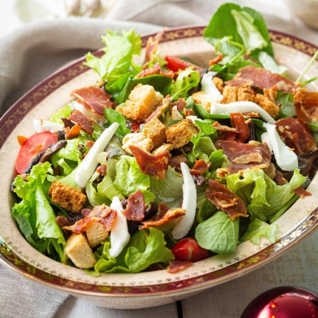 SALADA DE PÊRA COM GORGONZOLA E NOZES